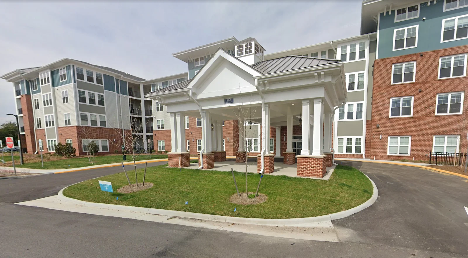 Acclaim at Greenbrier, senior living community offering active adult and independent living in Chesapeake, VA, front entrance