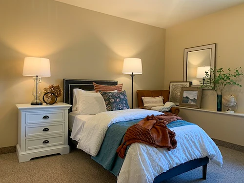 Image of Carlton Senior Living San Leandro (3)